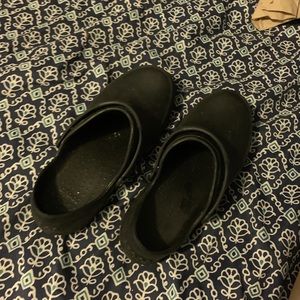 CROCS nonslip work shoes